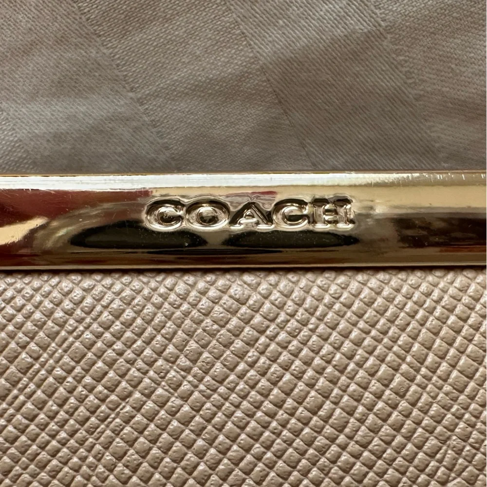 cream-colored coach leather tote bag - Picture 3 of 5